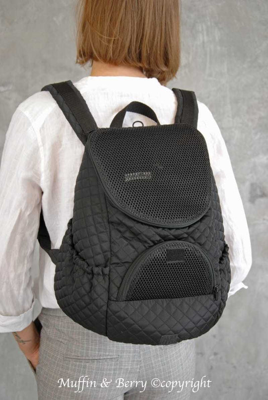 Muffin & Berry quilted pet carrier with mesh windows, pockets, and adjustable straps
