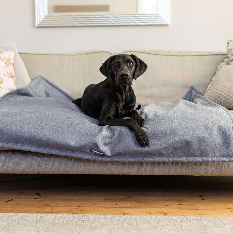 Baker & Bray temperature-regulating dog blanket with patented Outlast® thermo-technology for year-round comfort