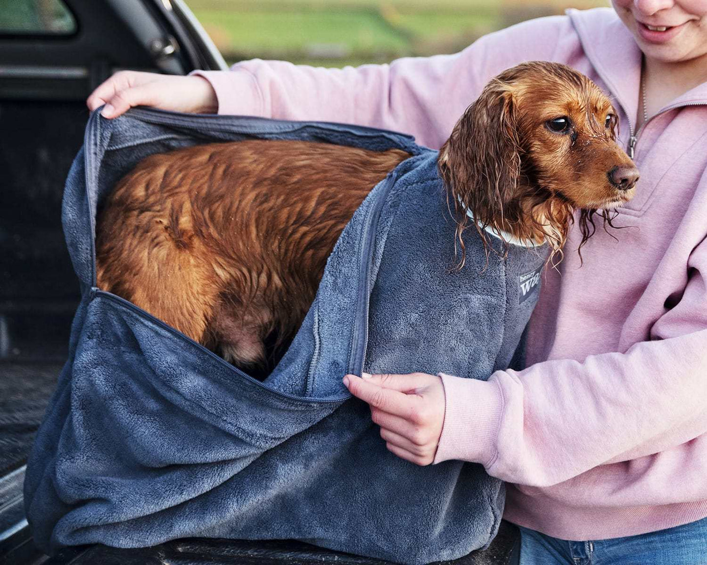 Grey Henry Wag microfibre dog drying bag with zip and Velcro, ultra-absorbent and lightweight for quick drying after walks or baths