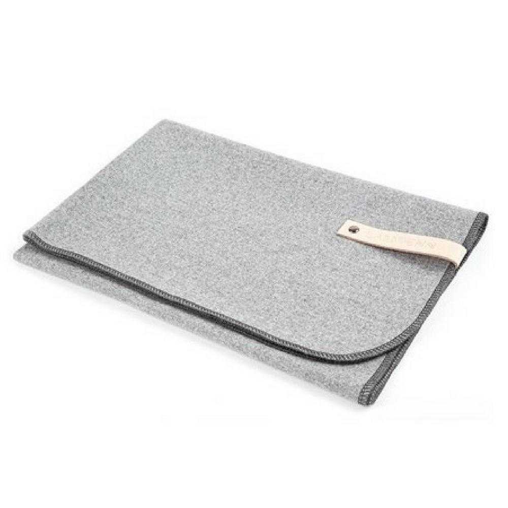 ÅSNEN Luxury Dog Blanket by Labbvenn, soft woolen travel blanket with leather label