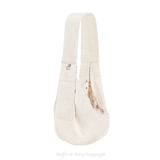 Keep Your Pet Close &amp; Comfortable – Perfect for Spring &amp; Summer Adventures!
The DAISY Sling Bag is a lightweight, breathable, and stylish pet carrier made frMuffin & Berry