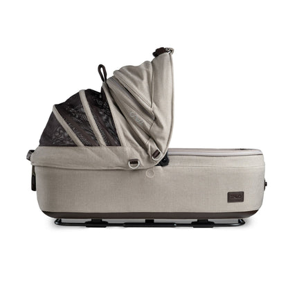 Tavo Pets Dog Car Seat Tavo Maeve Pet Car Seat | ISOFIX with Vehicle Base | 3 Sizes & 5 Colours | Cats & Dogs Pet Car Seat | Tavo Maeve ISOFIX with Vehicle Base | 3 Sizes & 5 Colours