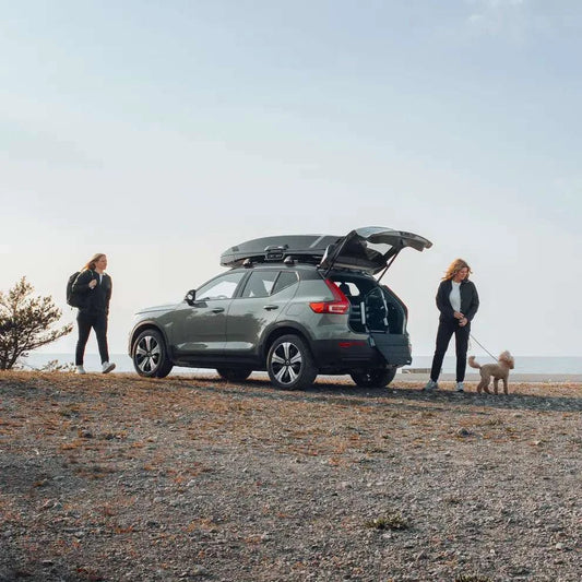 Dog travel crateThe safe, reliable and easy-to-use dog car crate that protects both dogs and people
The Thule Allax dog crate is the perfect choice for safe and comfortable car rideThule